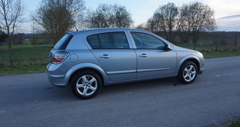 Opel Astra cena 16900 przebieg: 190000, rok produkcji 2009 z Koziegłowy małe 352